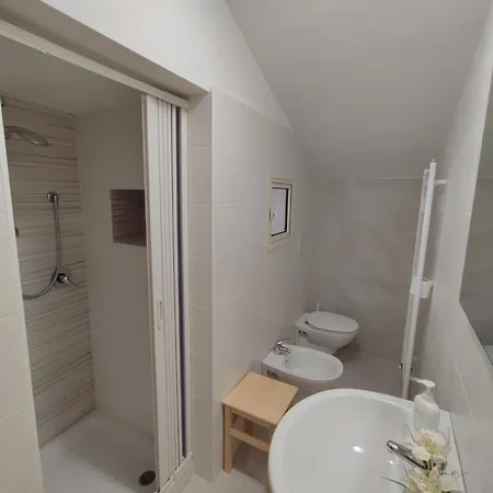 Pensión Amoroso's House, 3*